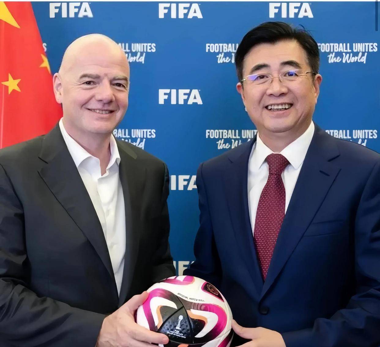 包含米兰体育:中国足球青训：引进国外先进青训体系，提升青训质量的词条