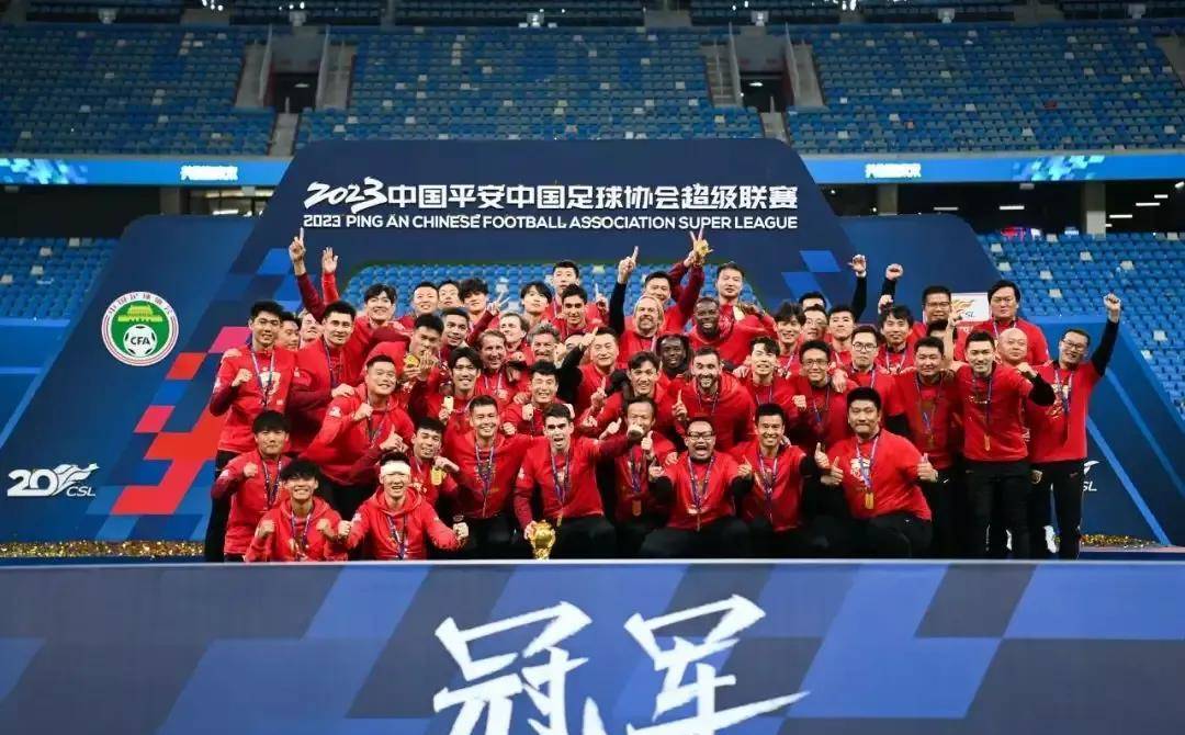 包含米兰体育:中国足球留洋球员：在欧洲联赛取得进球，赢得球迷赞誉，展现中国球员风采的词条