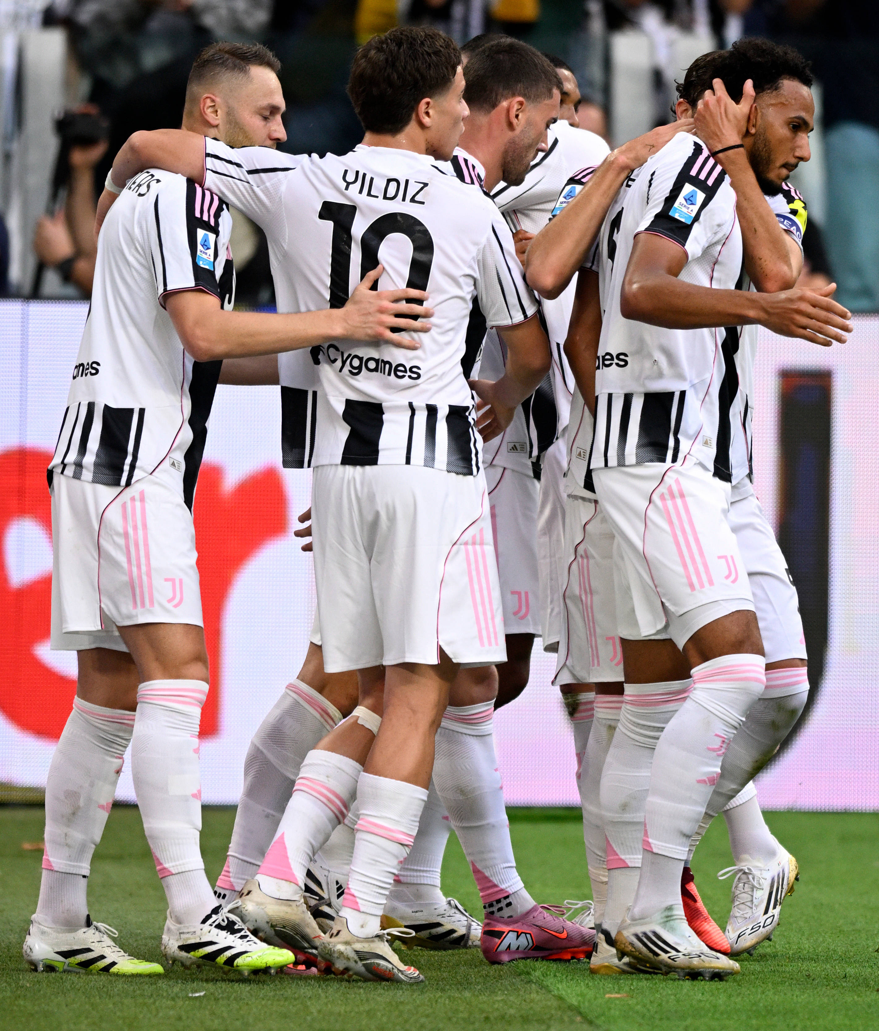 关于米兰体育:中国男足最新阵容“备战世预赛”，球迷：希望他们能全力以赴，争取好成绩！的信息