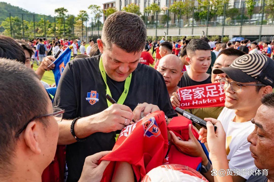 米兰体育：中超联赛俱乐部新赞助商签约，商业价值创新高的简单介绍