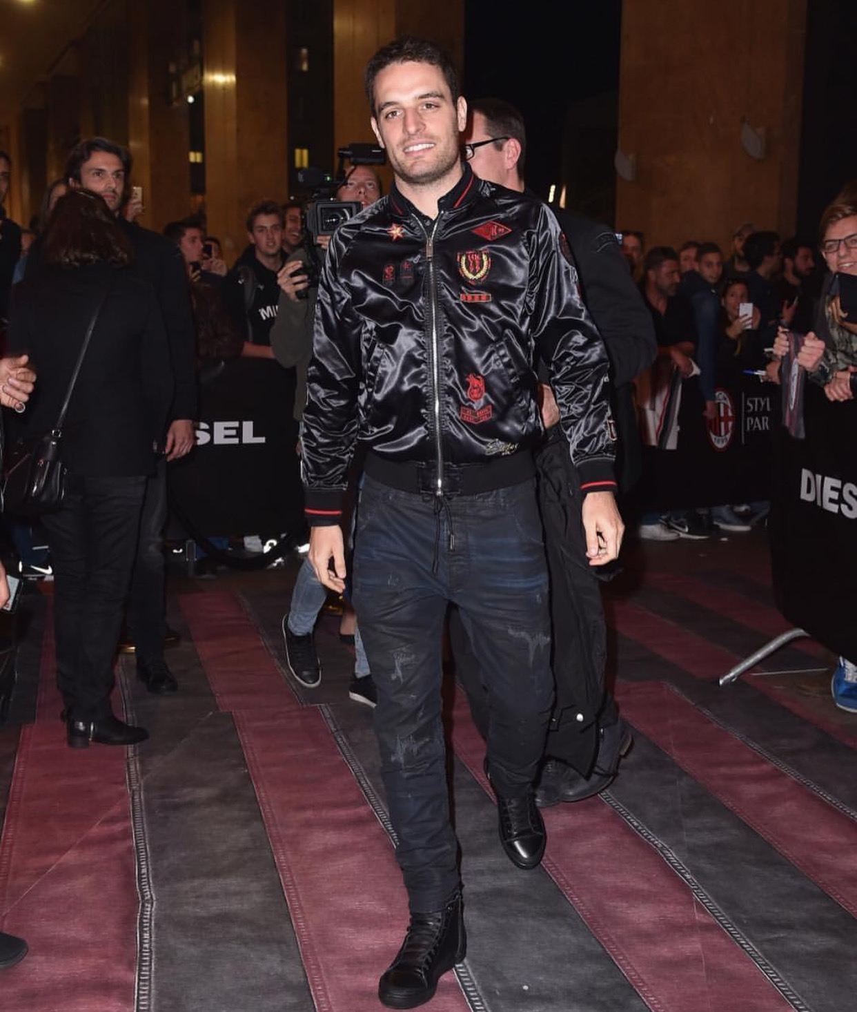 包含米兰体育：篮球球星的慈善基金会：用行动回馈社会，传递爱心的词条